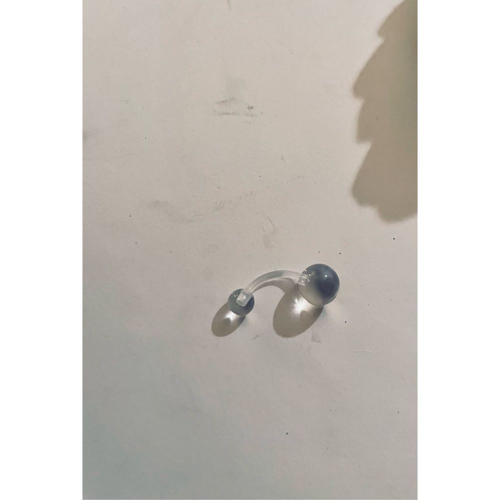 CLEAR BELLY RING - Picture 4 of 5